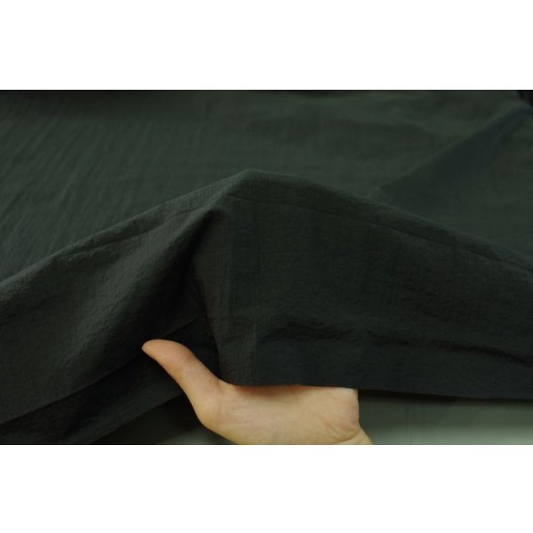 画像4: 130cm巾1.2m 縦シワ加工ナイロンタフタ ブラック