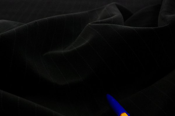 画像1: 135ｃｍ巾コットンベルベット　ピンストライプ　漆黒ブラック (1)