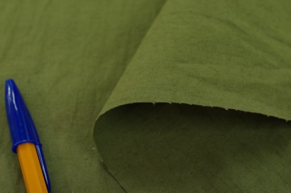 画像1: 150cm巾：ヘンプ＆コットン　ウェザークロス　塩縮クラッシュ加工　ライトカーキ (1)