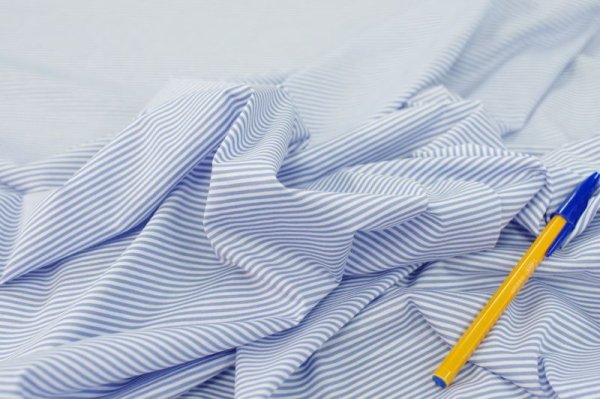 画像4: 140cm巾2.0m 60番手シルケット先染めボーダー天竺 ブルー (4)