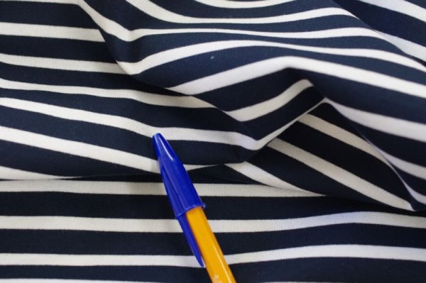 画像3: 160cm巾2.0m 30番手双糸 先染めボーダー天竺ニット ホワイトXネイビー (3)